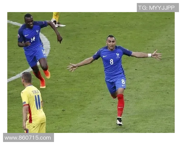 帕耶足球：从球场明星到战术大师的华丽转身与影响力解析