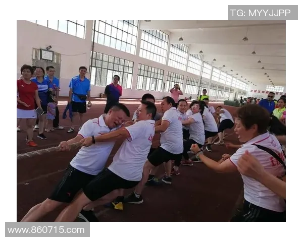 足球放火引发的热议与反思:运动激情与安全底线的碰撞 足球放火引发的热议与反思:运动激情与安全底线的碰撞